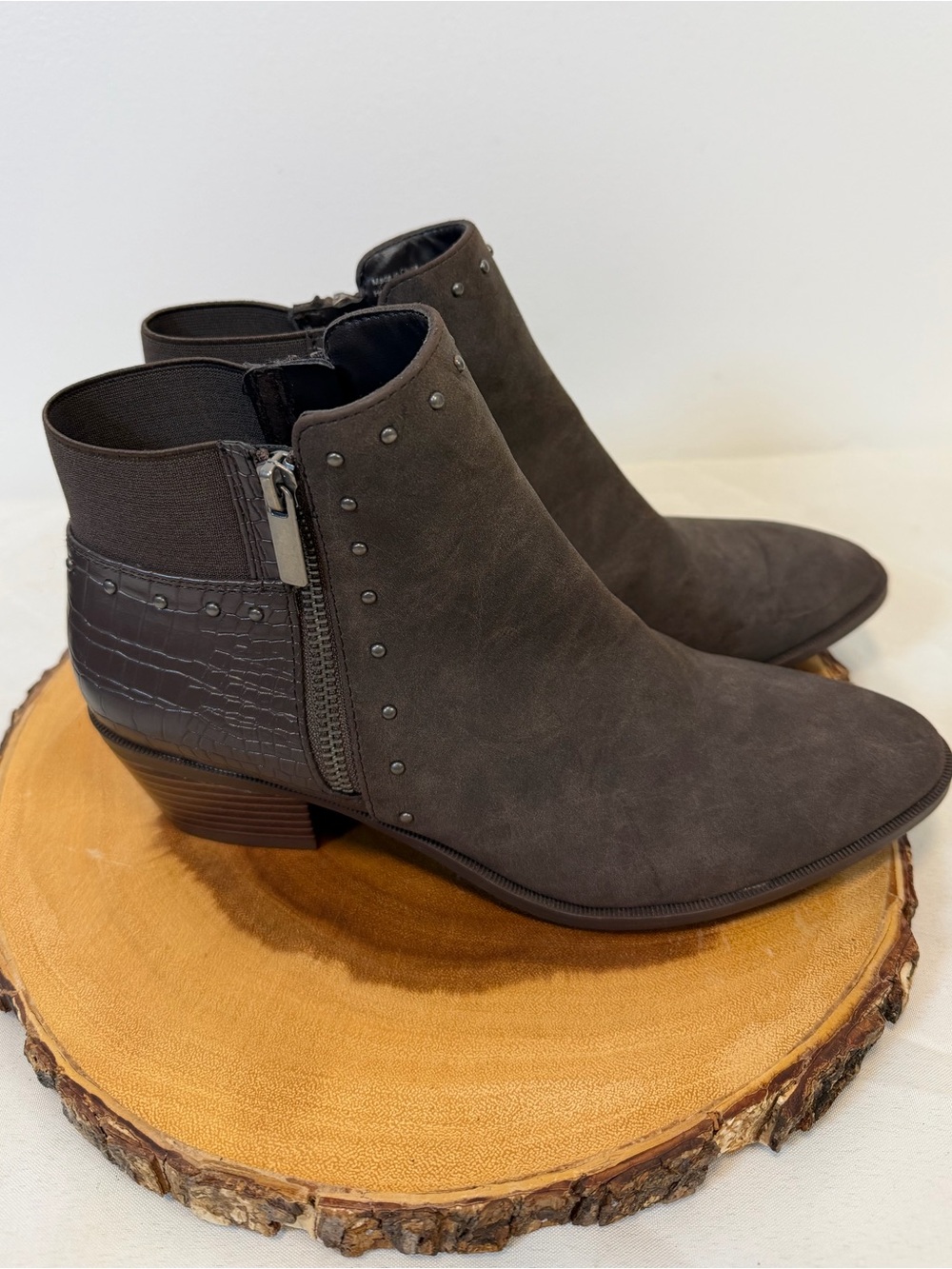 Market & Spruce Women's Kadie Faux Suede Zip Up Brown Bootie with studs Size 8